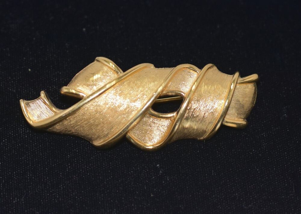 Givenchy Paris New York Designer Gold Ribbon Pin Brooch